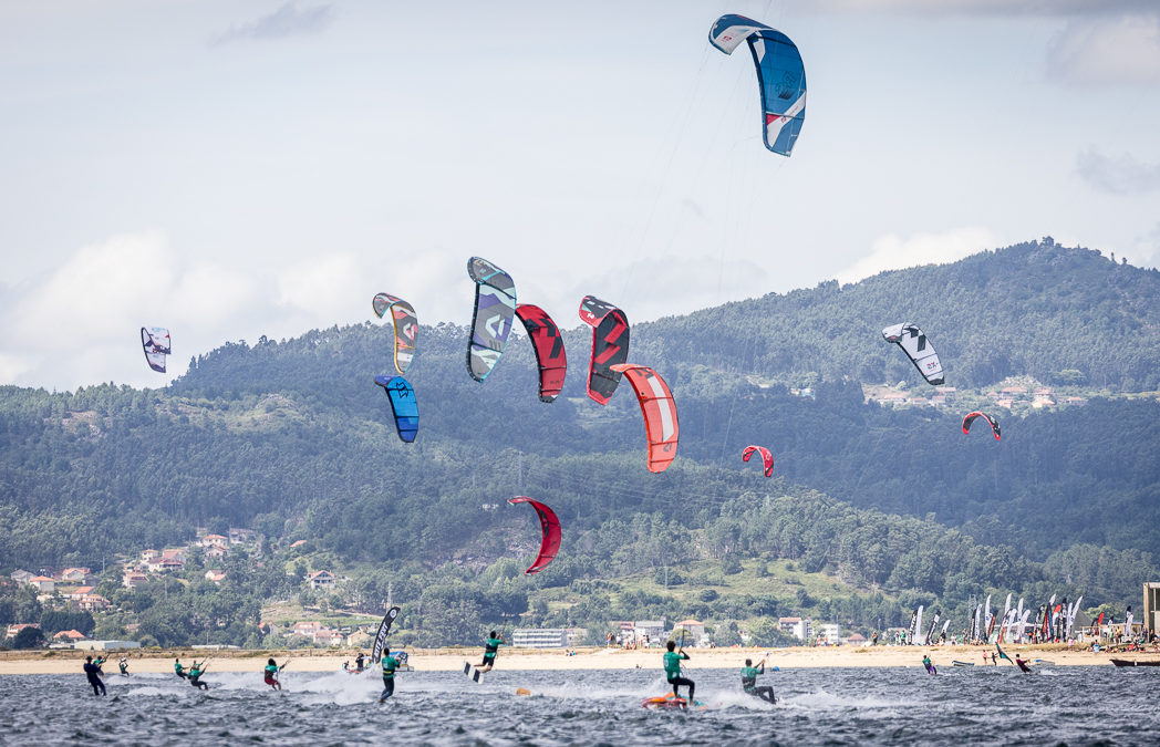 El KiteFest Cesantes Trofeo Xunta de Galicia brilla en el estreno de su sexta edición